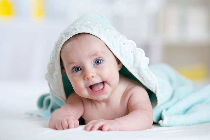 اولین دندان کودک چه زمانی در می آید